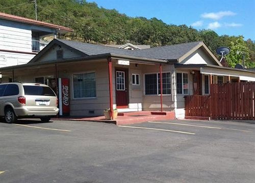 Roseburg Inn Exterior foto